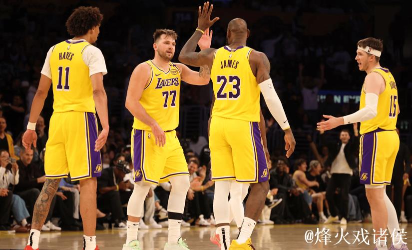 艾顿17+18统治内线 湖人11胜0负定律再验证